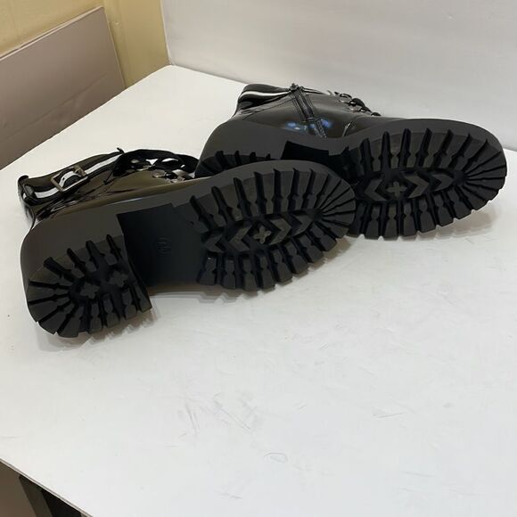 NEW WITHOUT TAGS JELLYPOP PLATFORM COMBAT BOOTS IN BLACK PATENT - Picture 5 of 7